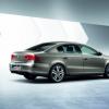 Heck- und Seitenansicht des neuen VW Passat