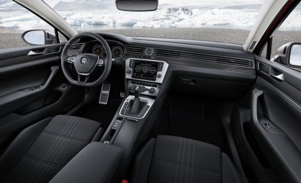 Cockpit und Armaturen im VW Passat Alltrack 