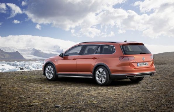 Seitenpartie des VW Passat Alltrack 