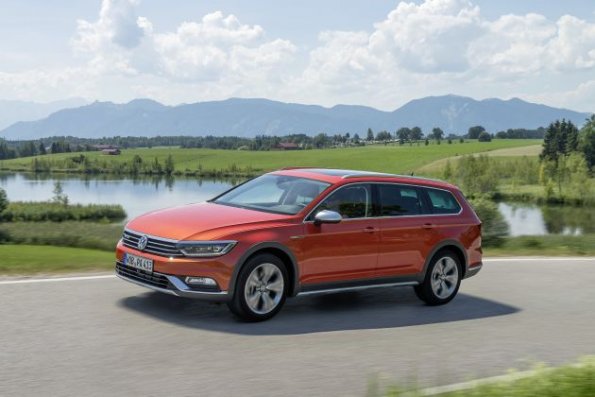 Seitenansicht des VW Passat Alltrack 