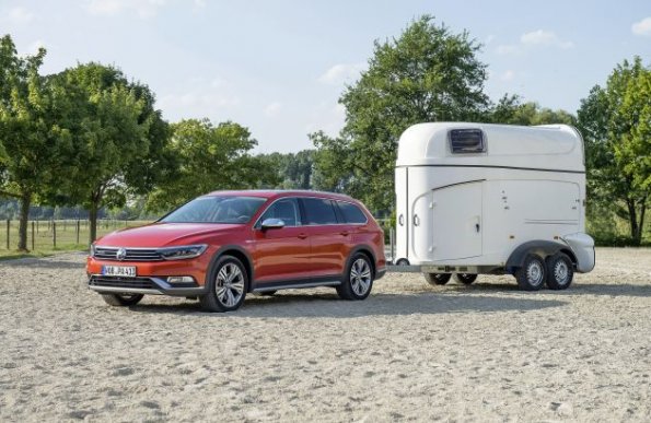 VW Passat Alltrack in Action 