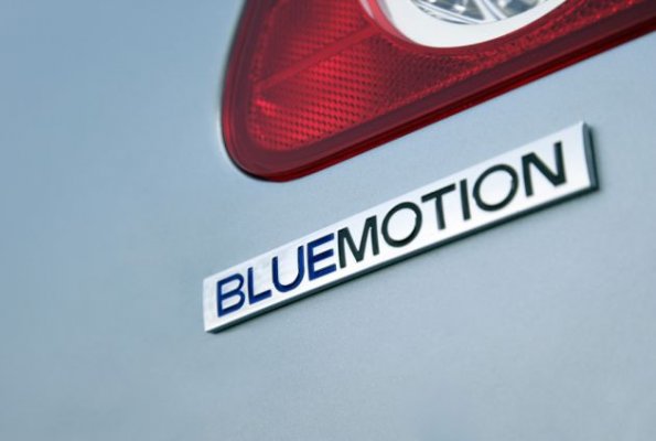 Das BlueMotion-Label des Volkswagen BlueMotion