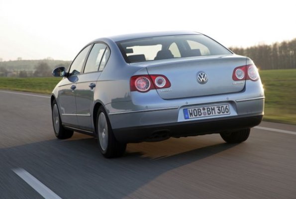 Heckansicht des Volkswagen BlueMotion