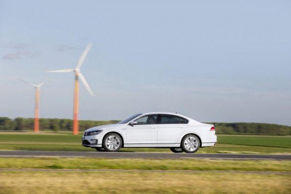 Seitenpartie des VW Passat GTE