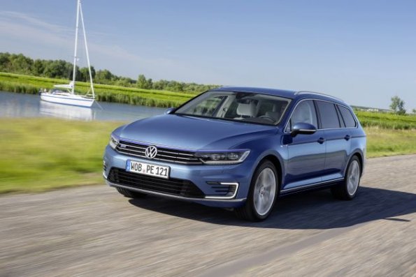 Frontansicht des VW Passat Variant GTE