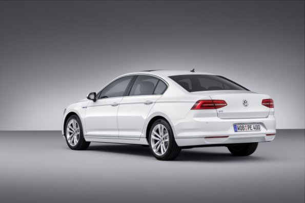 Die Heckpartie des VW Passat GTE