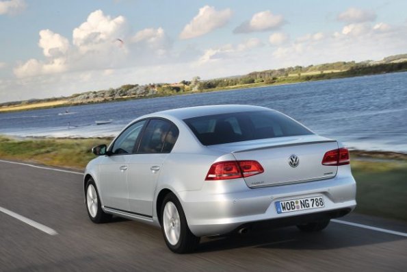 Die Heckpartie des VW Passat TDI BlueMotion