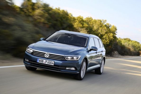 Die Frontpartie des VW Passat Variant 