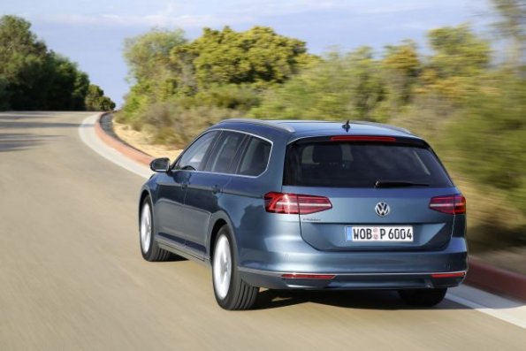 Die Heckpartie des VW Passat Variant 