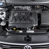 Ein Blick unter die Motorhaube des VW Passat Variant 