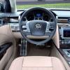 Der Arbeitsplatz des Fahrers im VW Phaeton