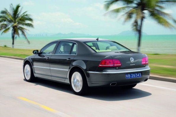 Seiten- und Heckansicht des VW Phaeton