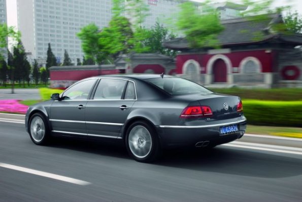 Seiten- und Heckansicht des VW Phaeton