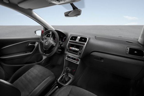 Ein Blick auf die Armaturen im VW Polo