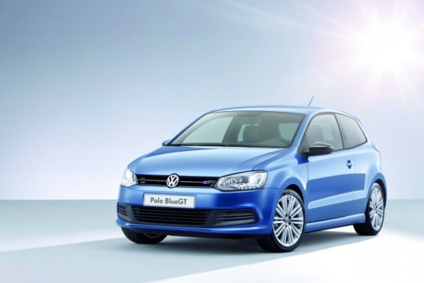 Die Frontansicht des VW Polo BlueGT