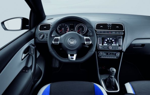 Das Cockpit des VW Polo BlueGT