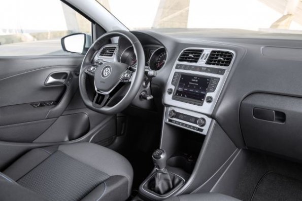 Cockpit und Armaturen im VW Polo TDI Bluemotion