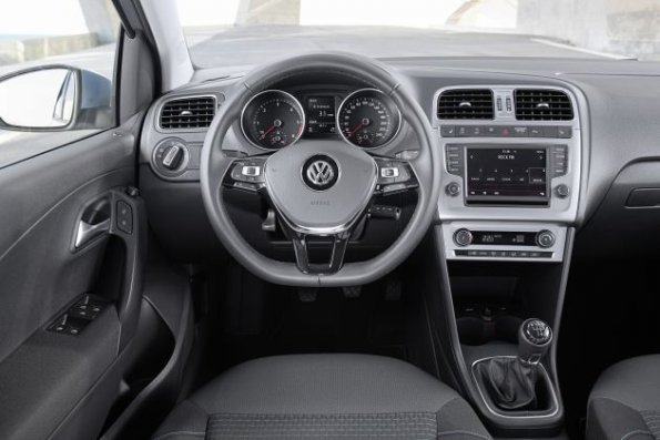 Cas Cockpit im VW Polo TDI Bluemotion