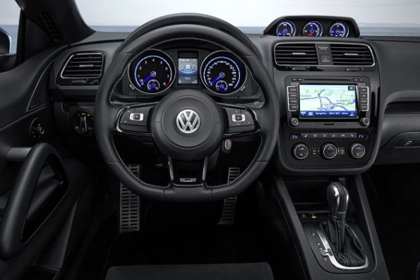 Das Cockpit im VW Scirocco R