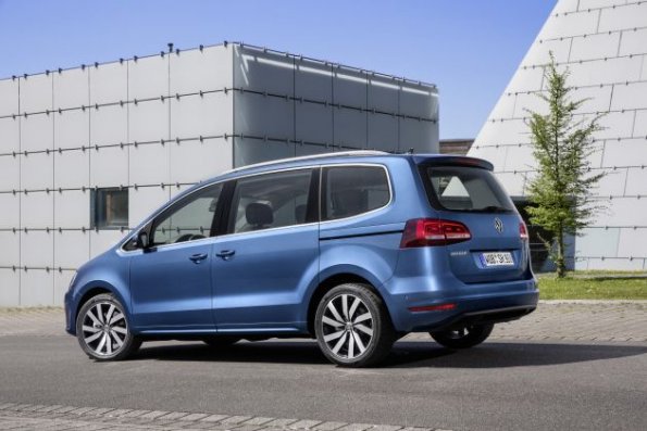 Seitenansicht des VW Sharan