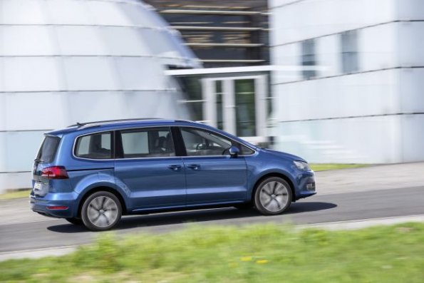 Seitenansicht des VW Sharan