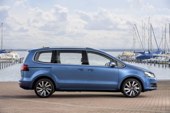 Seitenansicht des VW Sharan