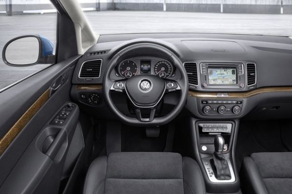 Cockpit im VW Sharan