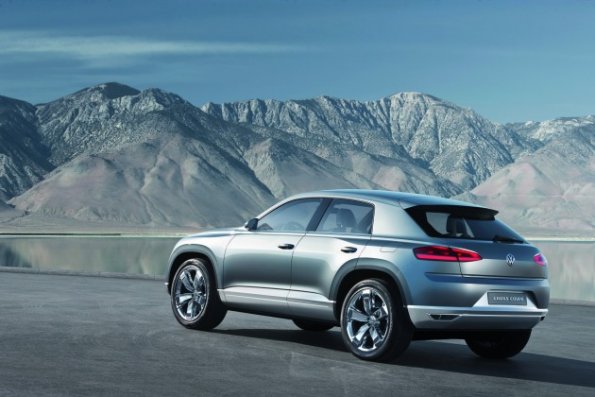 Heck- und Seitenansicht des VW Studie Cross Coupé