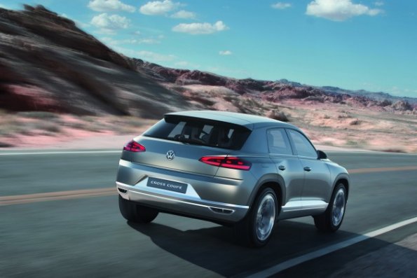 Die Heckansicht der VW Studie Cross Coupé