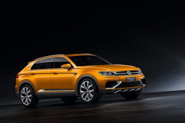 Front- und Seitenpartie der VW Studie CrossBlue Coupé