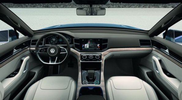 Ein Blick in den Innenraum des VW Studie CrossBlue