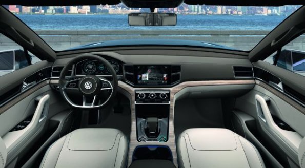 Cockpit und Armaturen im VW Studie CrossBlue