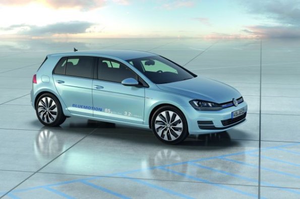 Die Seitenpartie der VW Studie Golf 7 BlueMotion