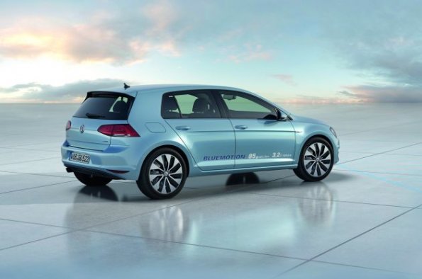 Ein Blick auf die Heckpartie der VW Studie Golf 7 BlueMotion