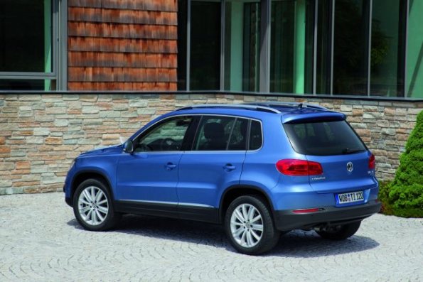 Heck- und Seitenansicht des VW Tiguan