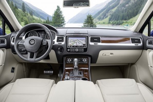 Cockpit und Armaturen im VW Touareg