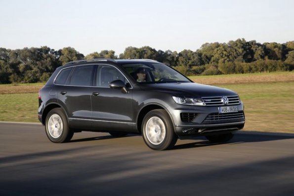 Seitenansicht des VW Touareg Hybrid 