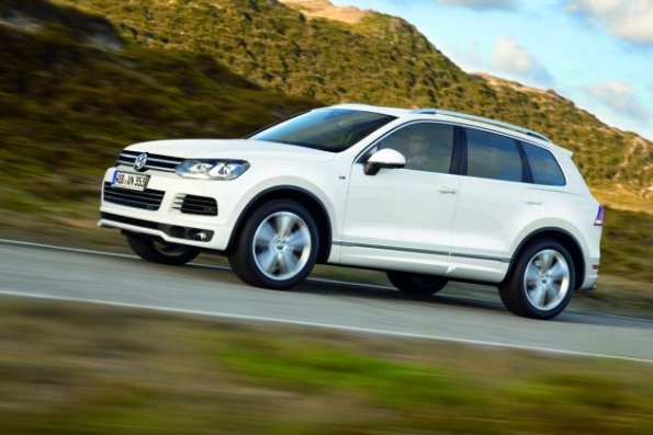 Der VW Touareg R-Line in der Seitenansicht