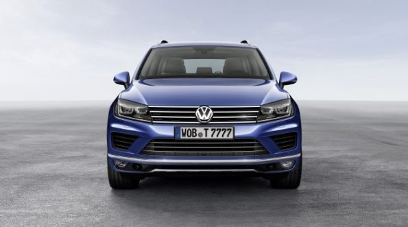 Die Frontansicht des VW Touareg 