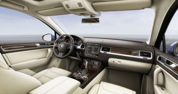 Cockpit und Armaturen im VW Touareg 