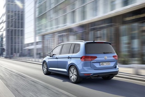 Die Heckpartie des VW Touran