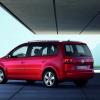 Seitenansicht und Heckansicht des VW Touran