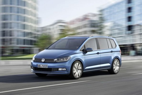 Front- und Seitenansicht des VW Touran