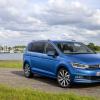 Front- und Seitenpartie des VW Touran