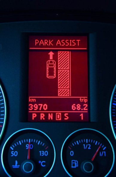  Parkassistent (PLA) „Park Assist“ im Volkswagen Touran 