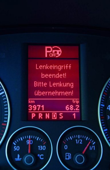  Parkassistent (PLA) „Park Assist“ im Volkswagen Touran 