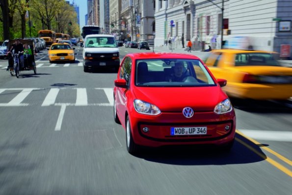 Der vW up! in seinem natürlichen Lebensraum, der City